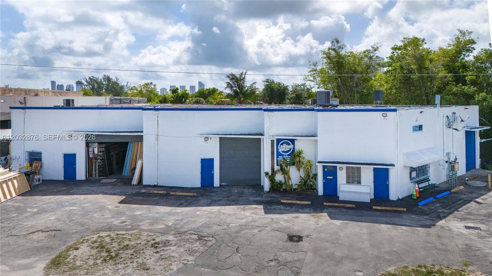 15221 NE 21st Ave, North Miami Beach FL 33162 photo 5