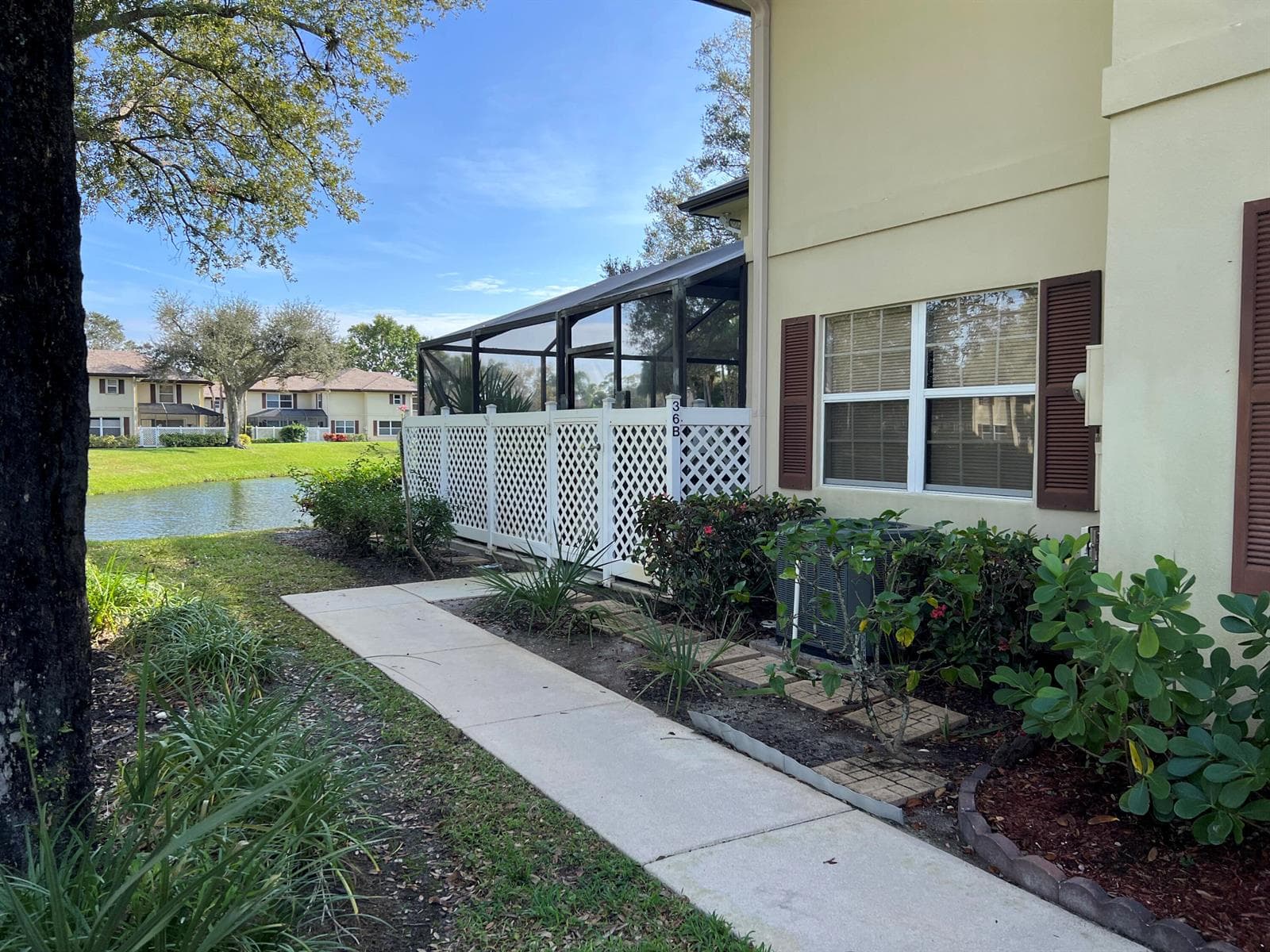 36 Danbury Court # B, Royal Palm Beach FL 33411 photo 2
