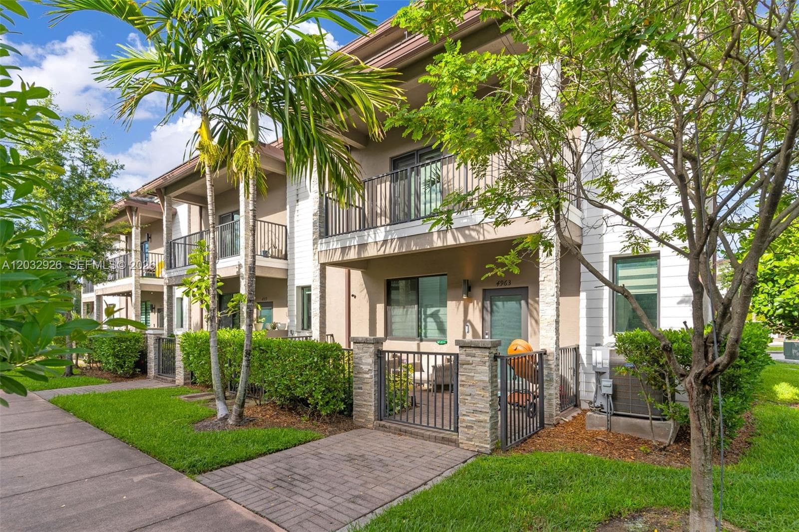 4963 NW 83rd Path # 4963, Doral FL 33166 photo 2