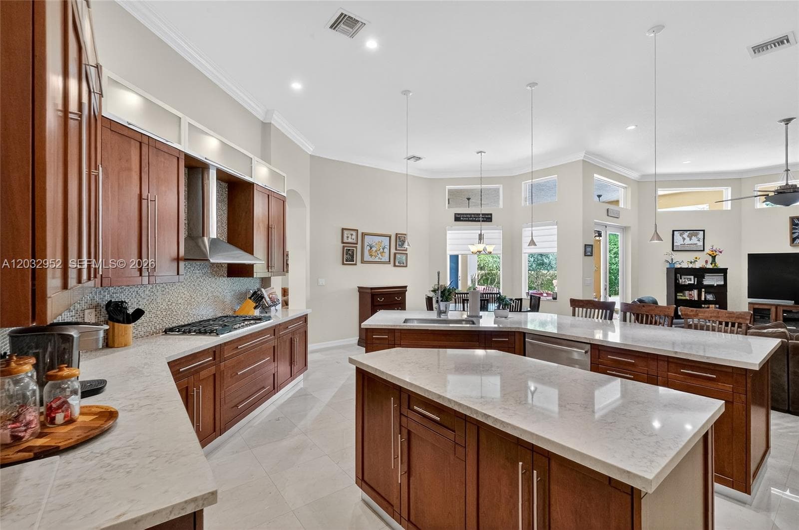8920 SW 162nd Ter, Palmetto Bay FL 33157 photo 5