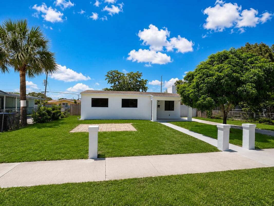 235 SW 21st Way, Fort Lauderdale FL 33312 photo 2