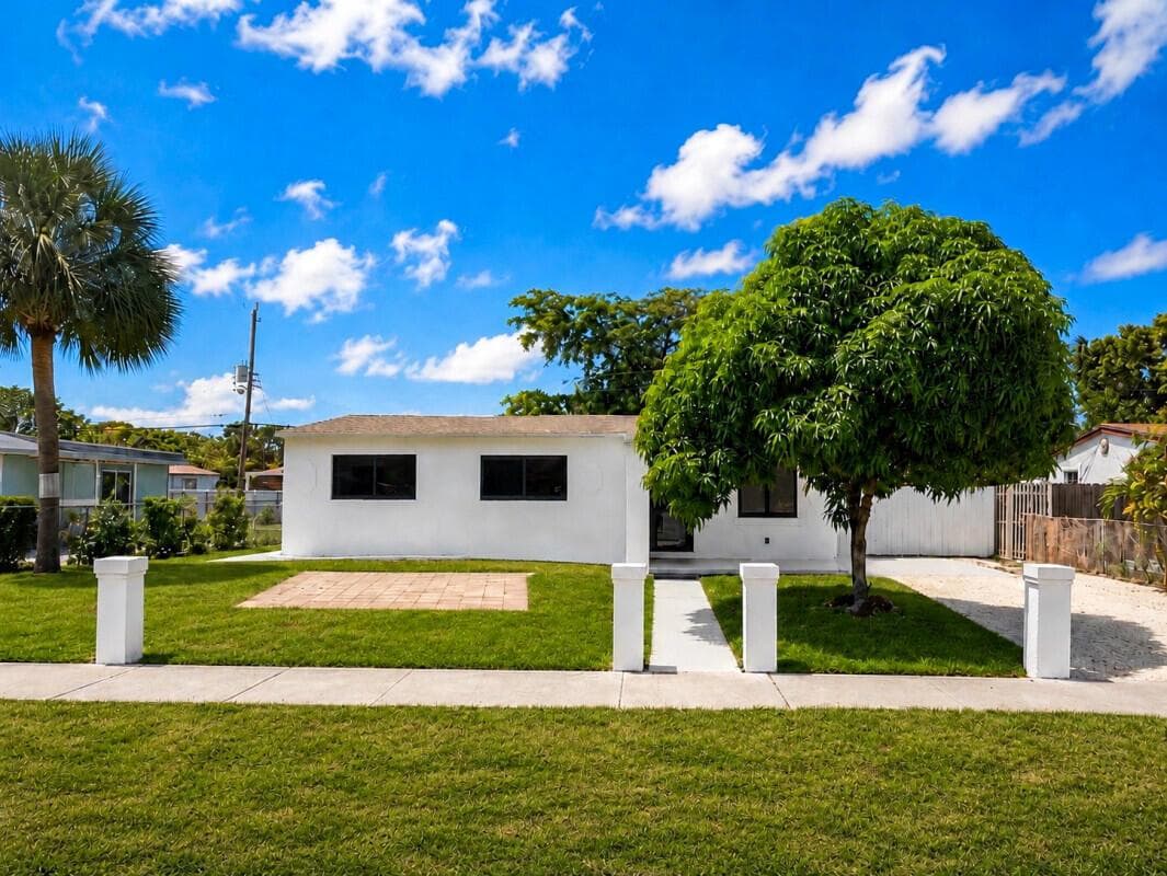 235 SW 21st Way, Fort Lauderdale FL 33312 photo 4