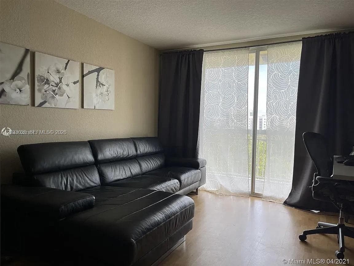 816 NW 11th St # 704, Miami, FL 33136 photo 4