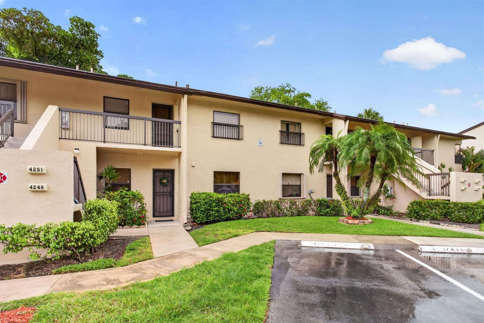 4251 Carambola Circle S, Coconut Creek FL 33066 photo 2
