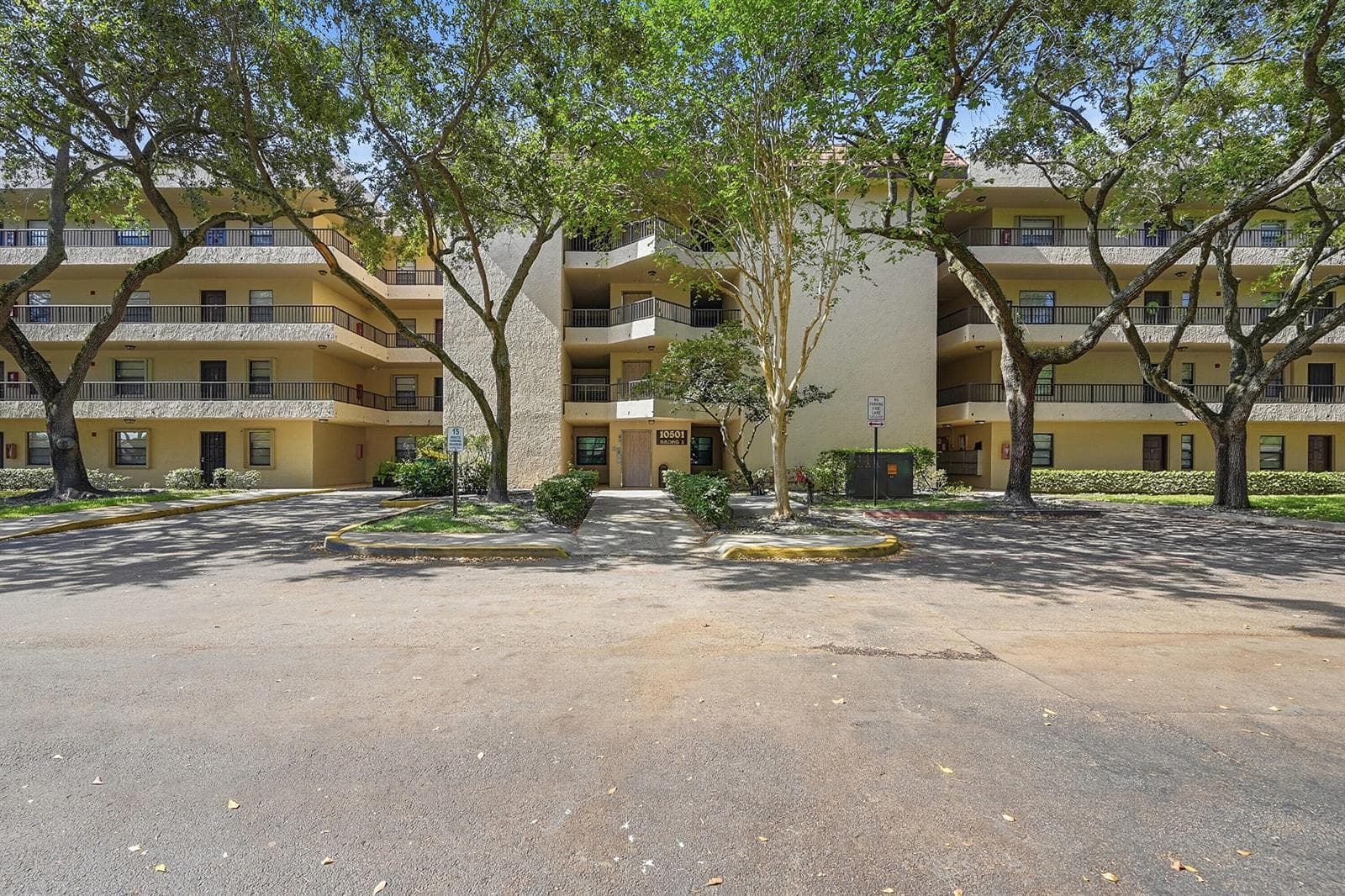10501 W Broward Boulevard # 405, Plantation FL 33324 photo 2