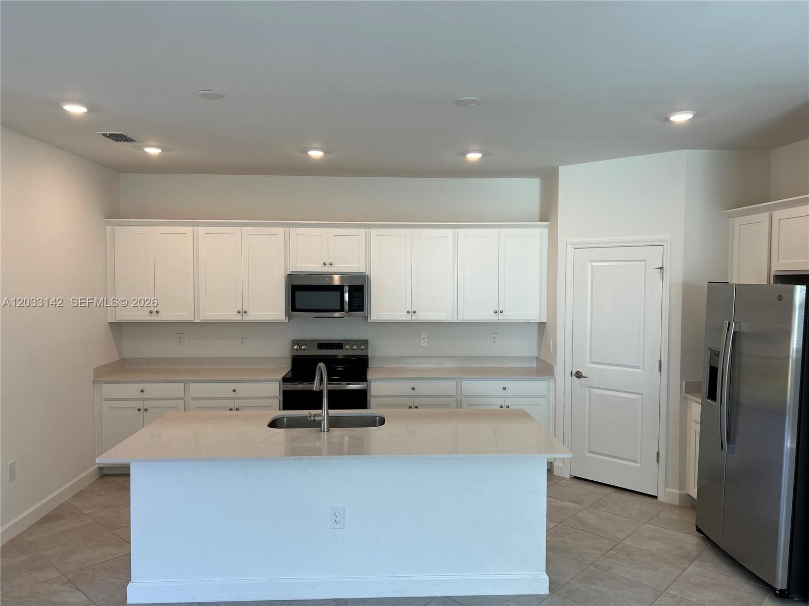 20483 Copperhead DR, Lehigh Acres FL 33936 photo 4