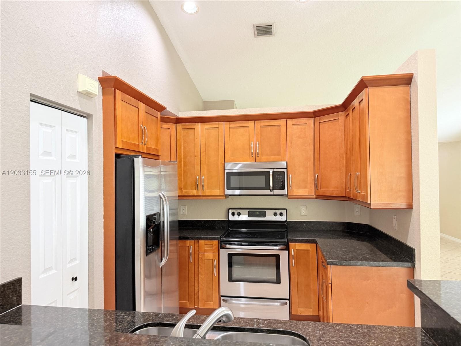 1530 Canary Island Dr, Weston FL 33327 photo 2
