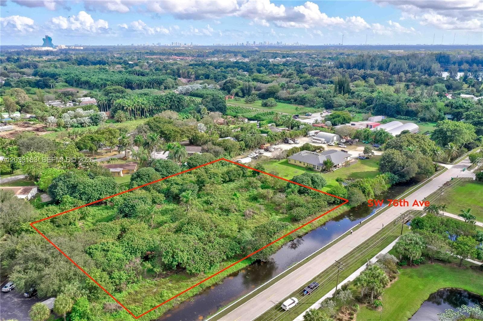 76 SW Ave, Davie FL 33314 photo 2