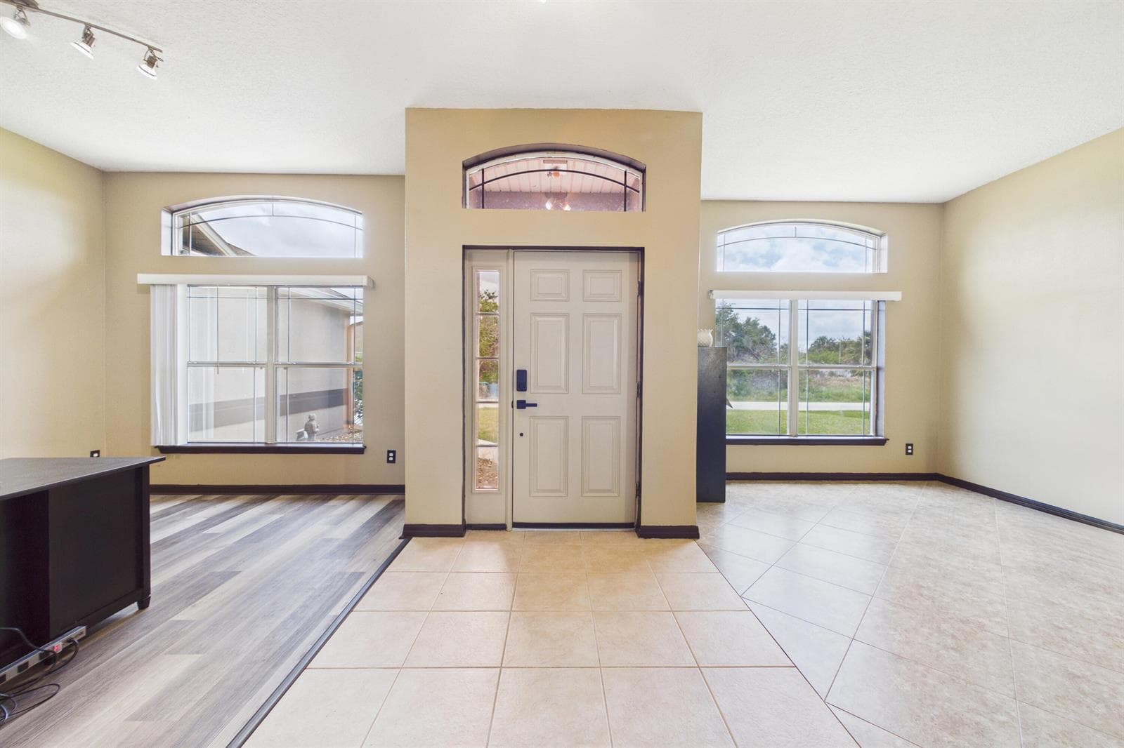567 Mimosa Street SW, Palm Bay FL 32908 photo 2