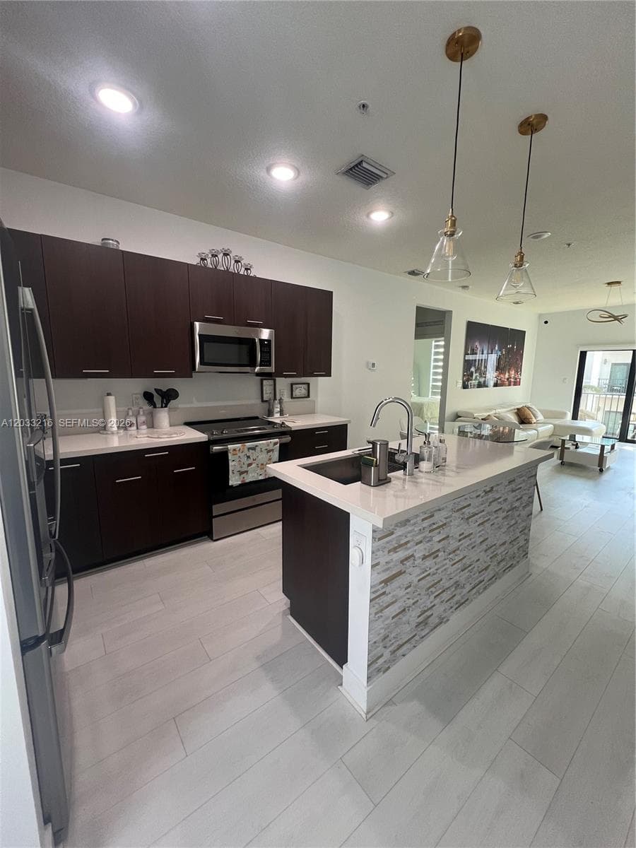 4670 NW 84th Ave # 32, Doral FL 33166 photo 2