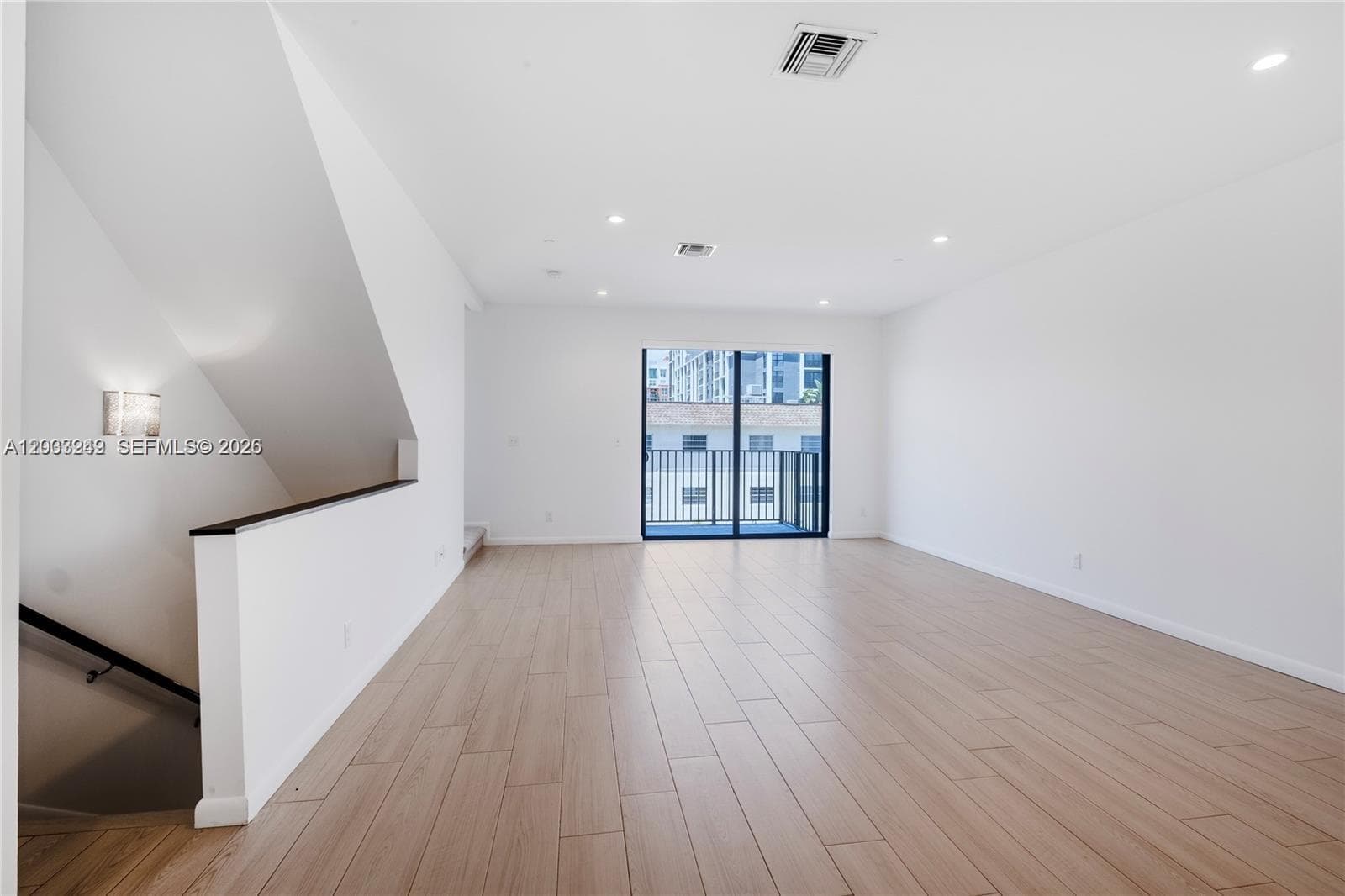 113 NE 6 St. # 2119, Fort Lauderdale FL 33304 photo 3