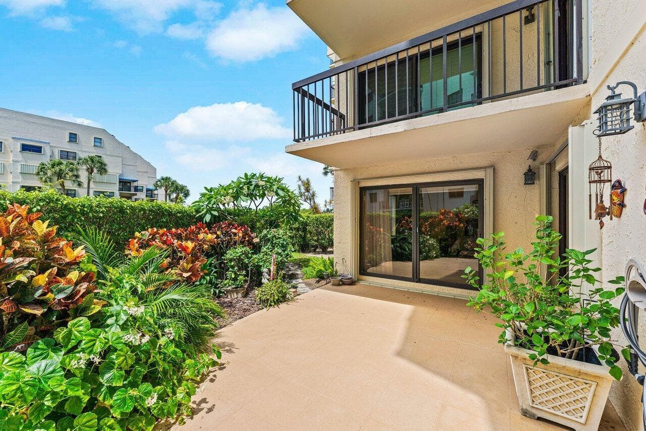 372 Golfview Road # 101, North Palm Beach FL 33408 photo 2