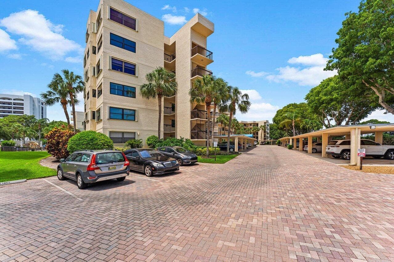 372 Golfview Road # 101, North Palm Beach FL 33408 photo 4