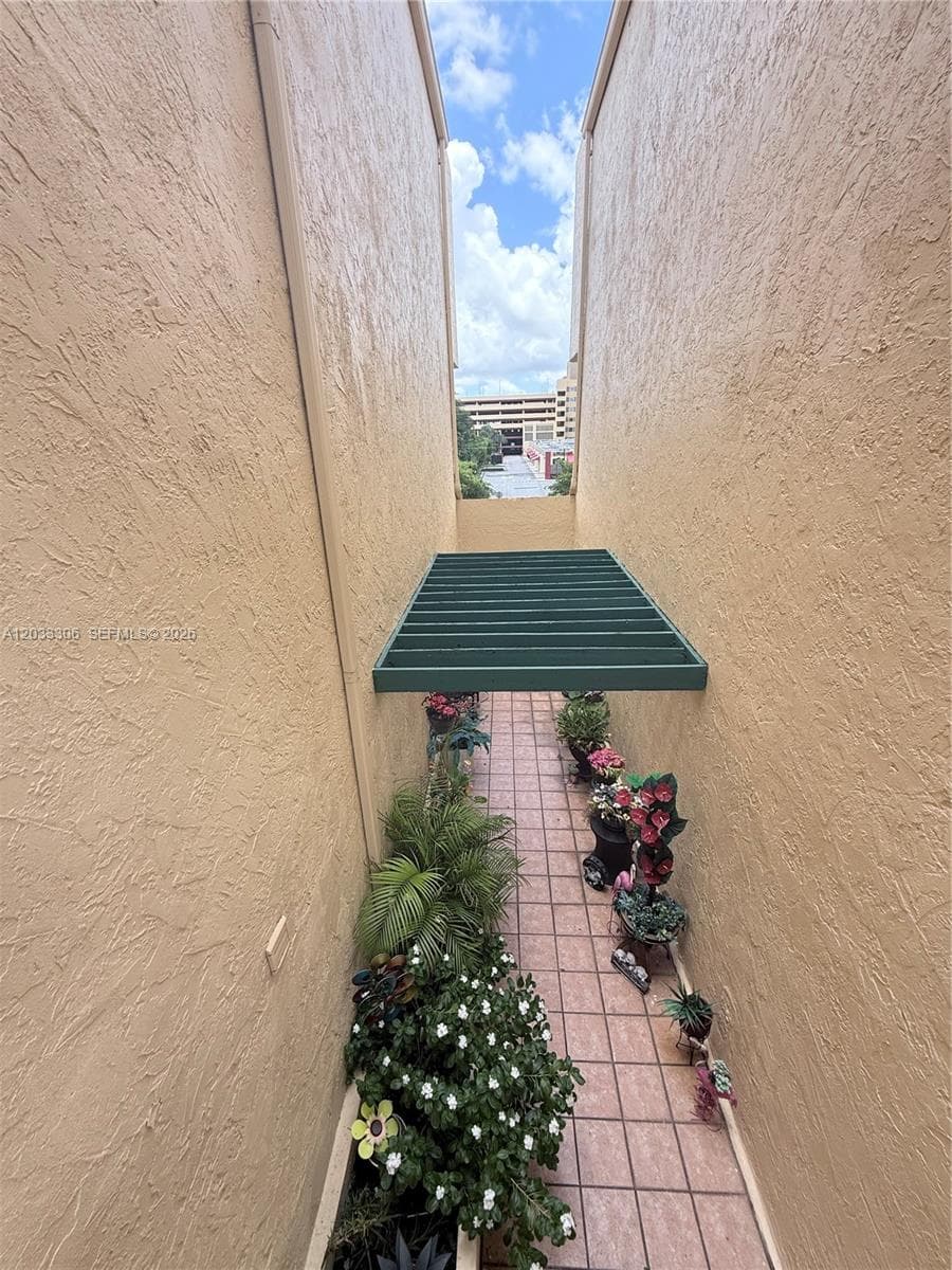 1975 W 44th Pl # 401, Hialeah FL 33012 photo 4