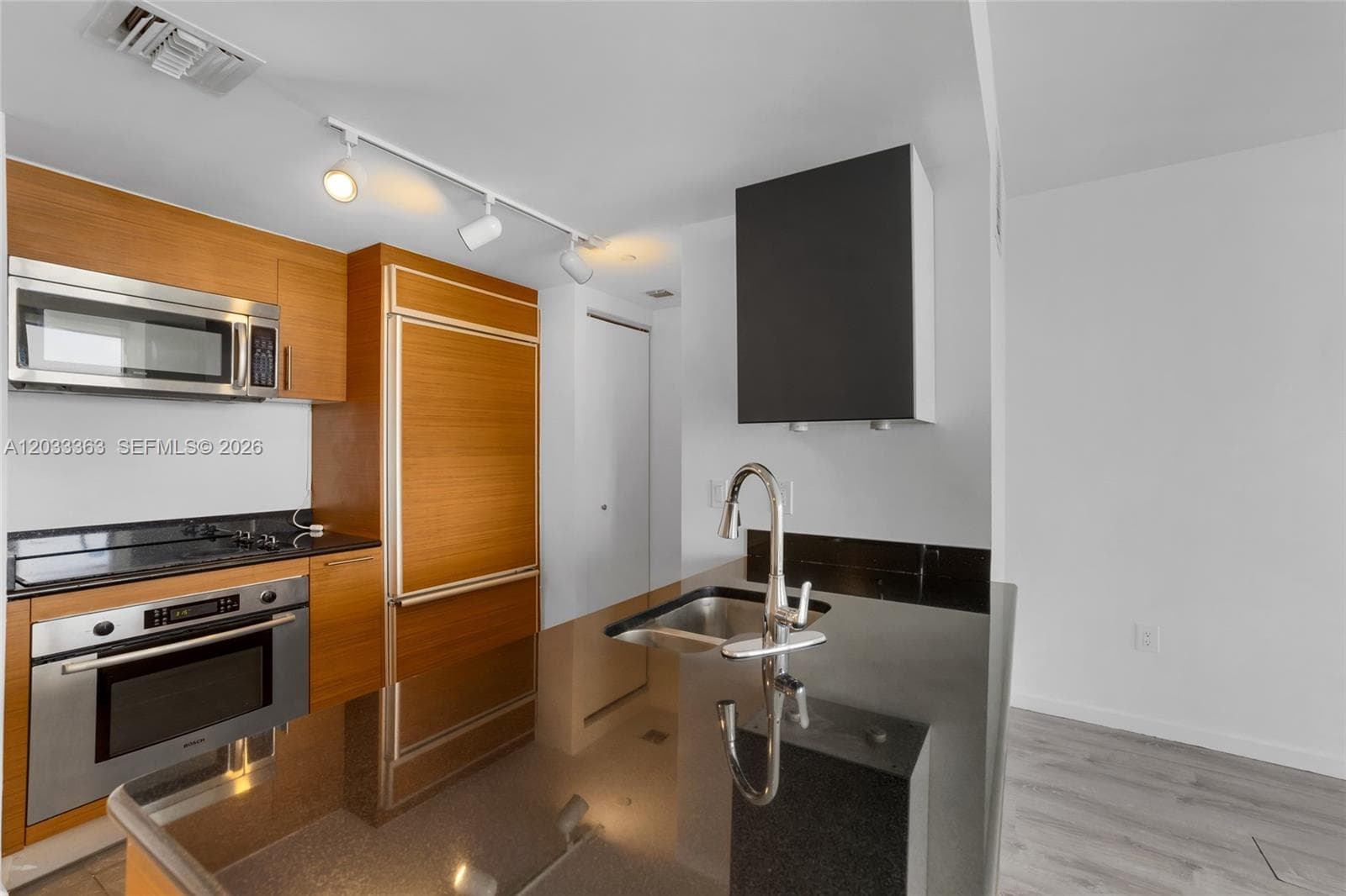 50 Biscayne Blvd # 4307, Miami FL 33132 photo 3
