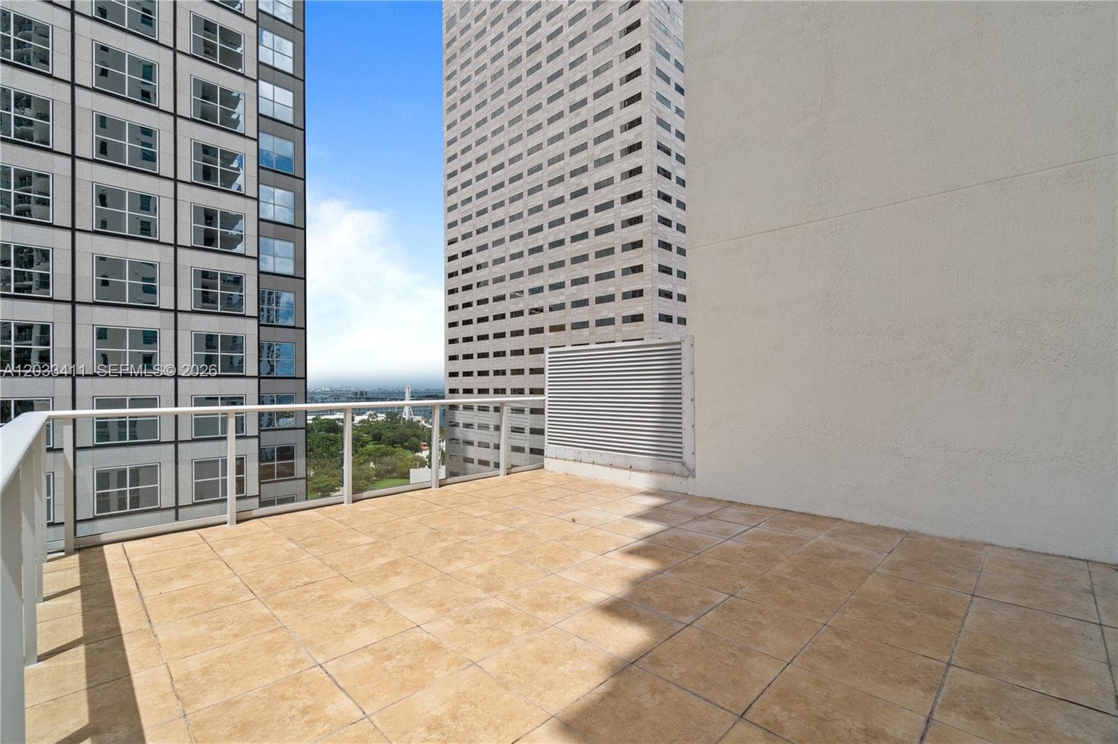 300 S Biscayne Blvd # 1411, Miami FL 33131 photo 4