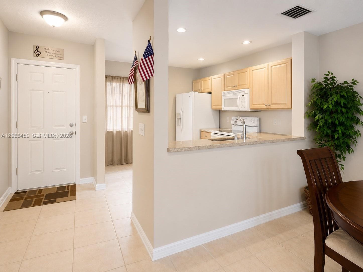 532 NW 208th Ter, Pembroke Pines FL 33029 photo 2