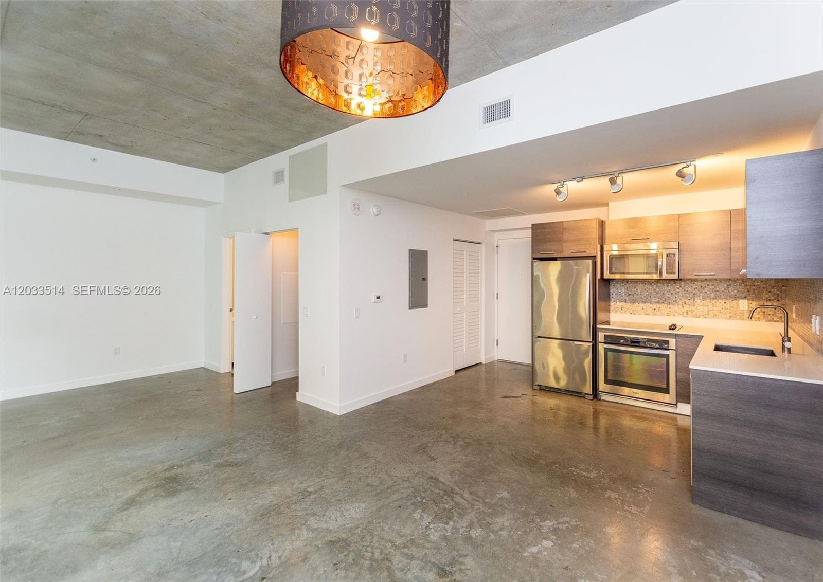 151 SE 1st St # 807, Miami FL 33131 photo 4