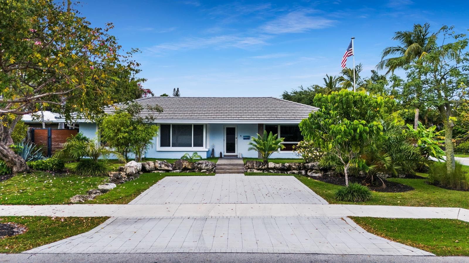2417 SE 19th Place, Fort Lauderdale FL 33316 photo 2