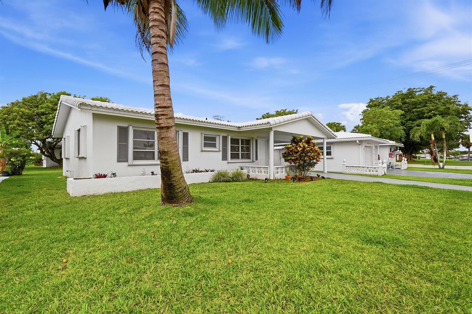 8410 NW 59th Place, Tamarac FL 33321 photo 3