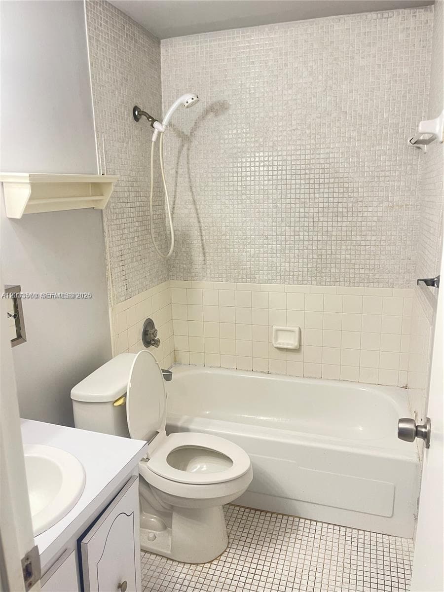 10383 N Kendall Dr # N5, Miami FL 33176 photo 2