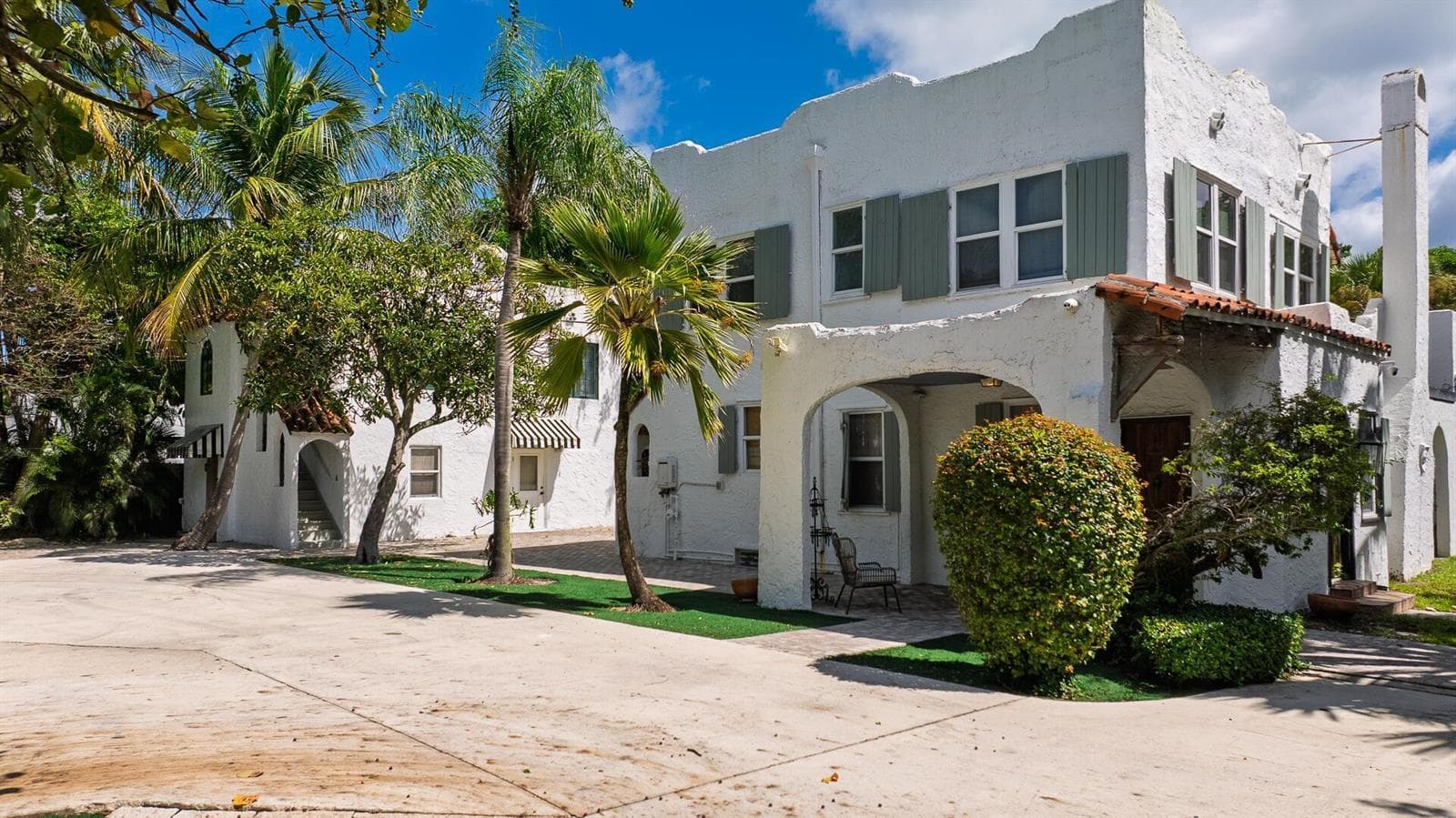 717 Forest Hill Boulevard, West Palm Beach FL 33405 photo 2