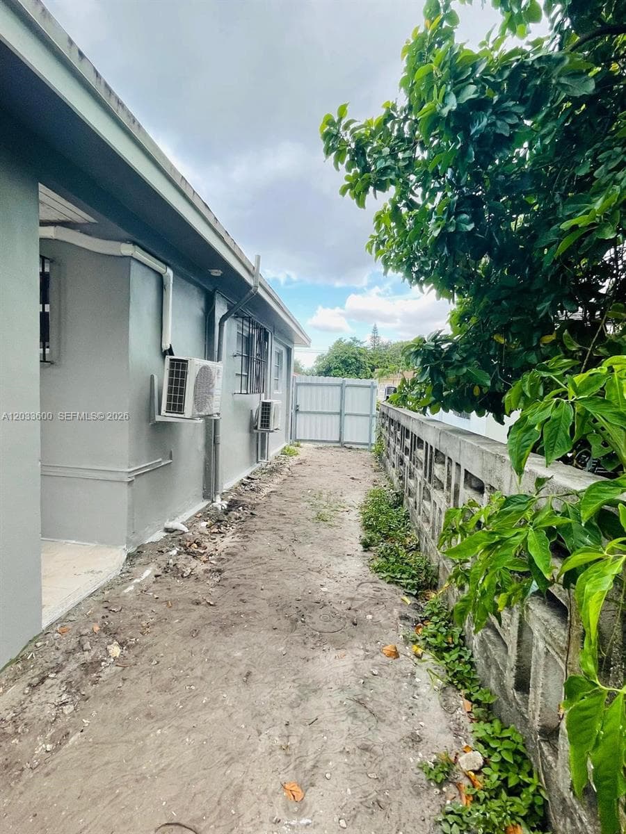 2437 NW 98th St, Miami FL 33147 photo 4