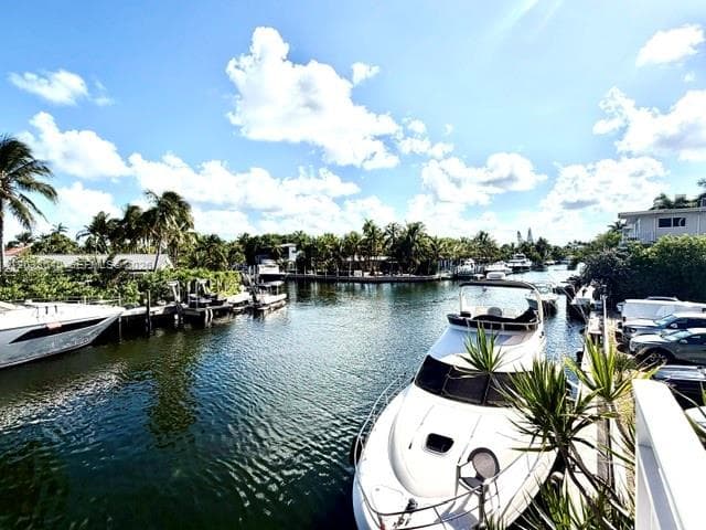 2450 NE 135th St # 704, North Miami FL 33181 photo 4