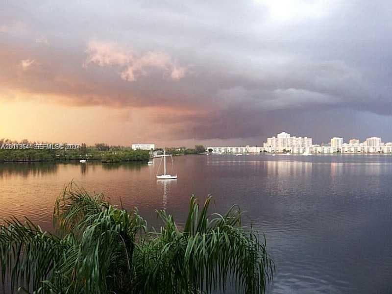 16546 NE 26th Ave # 4C, North Miami Beach FL 33160 photo 2