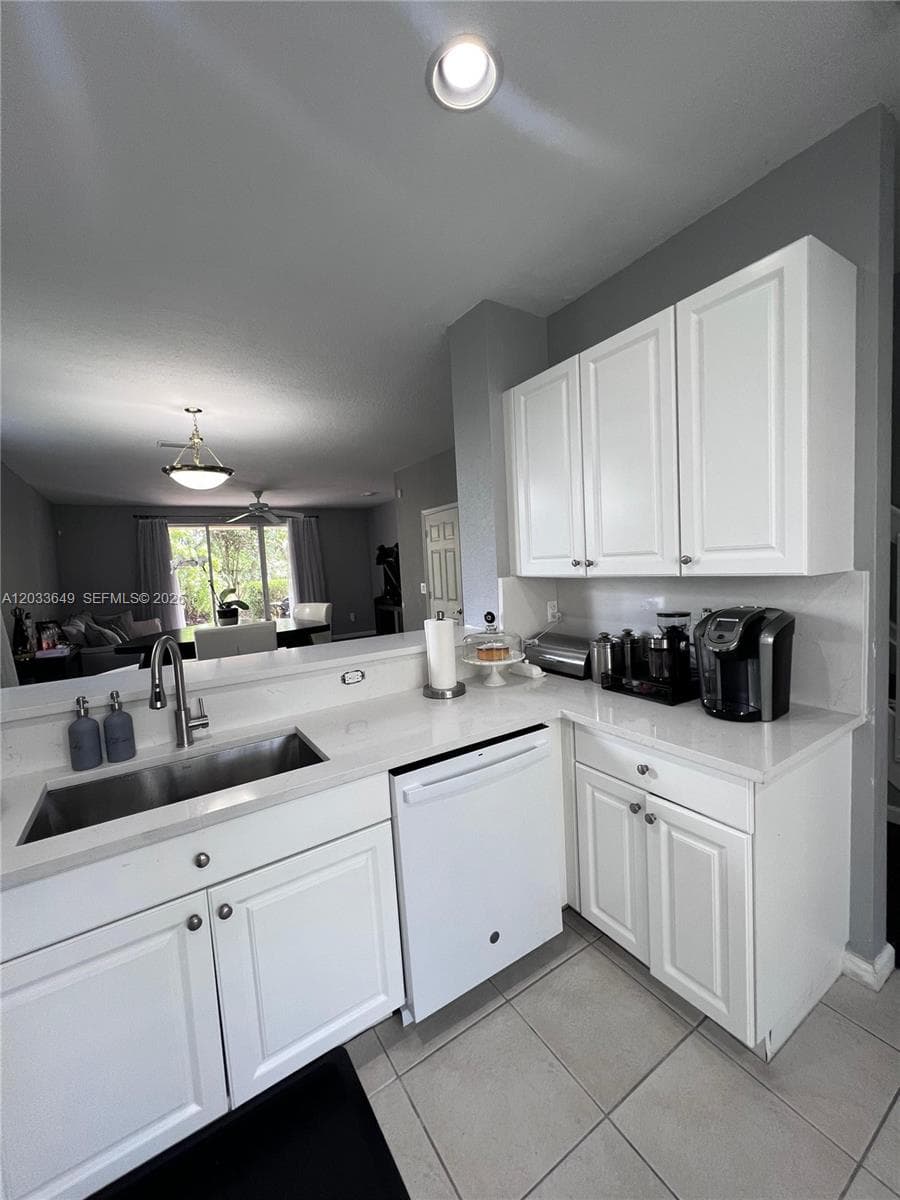 681 NW 42nd Ave, Plantation FL 33317 photo 2