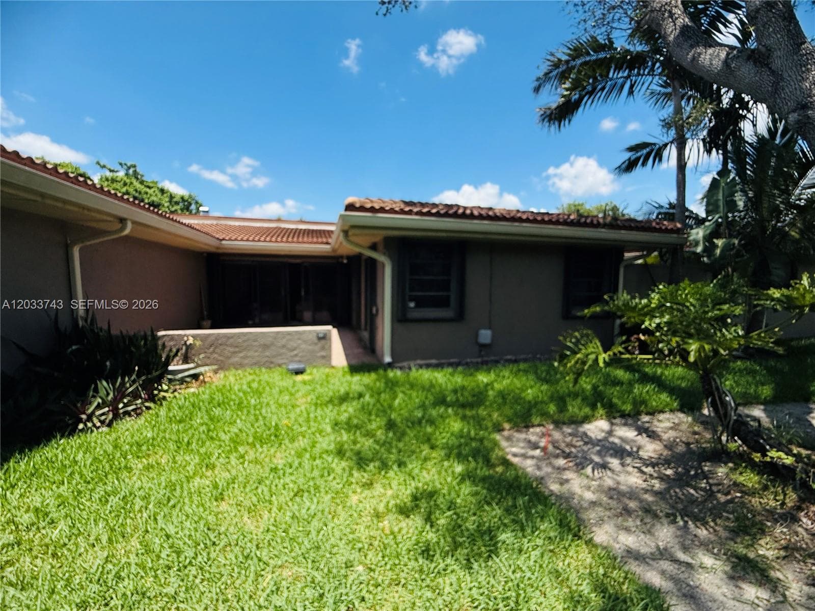 103 Tweedbrook Ln # 101, Hollywood FL 33021 photo 2