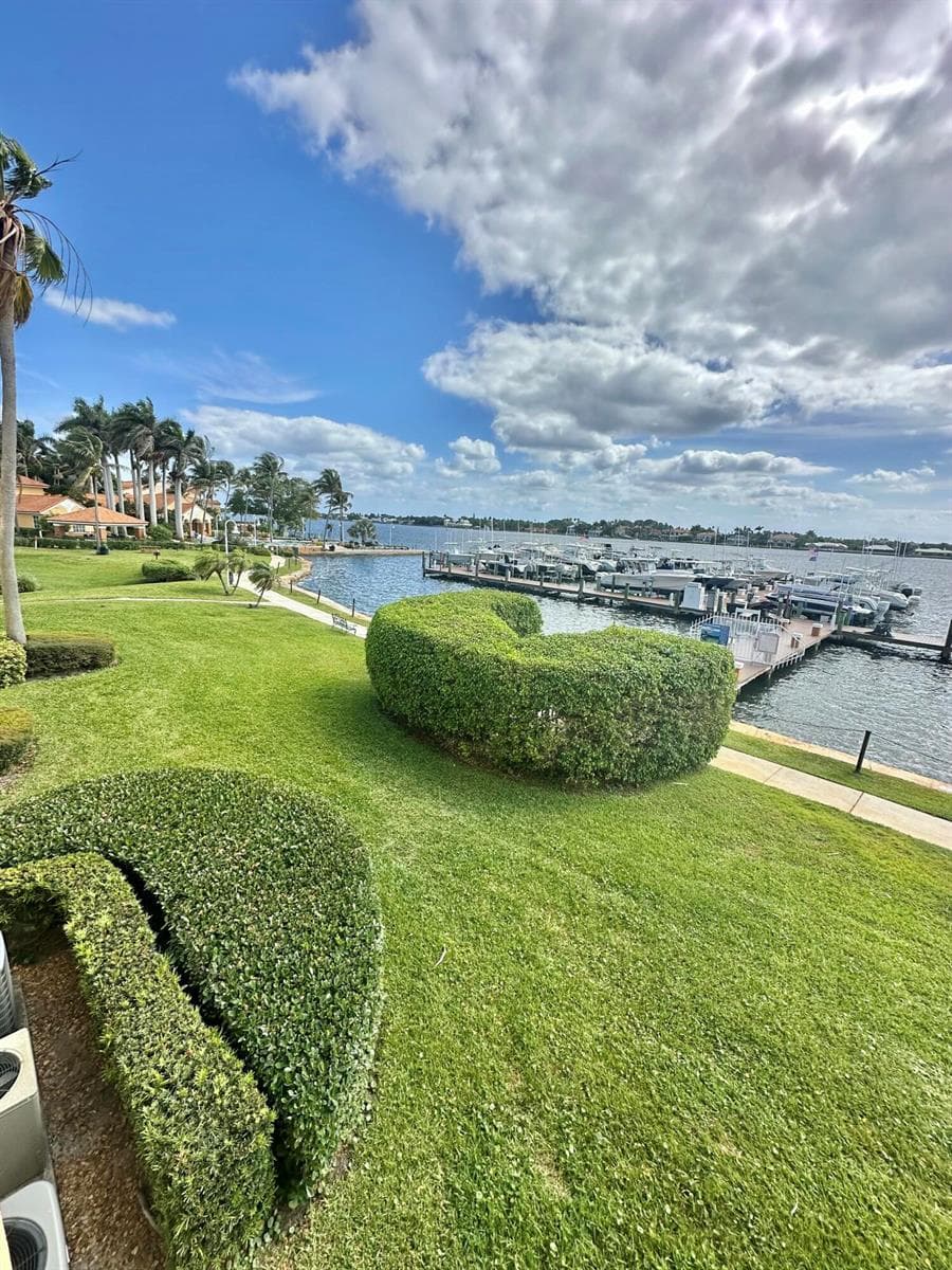 167 Yacht Club Way # 204, Hypoluxo FL 33462 photo 2