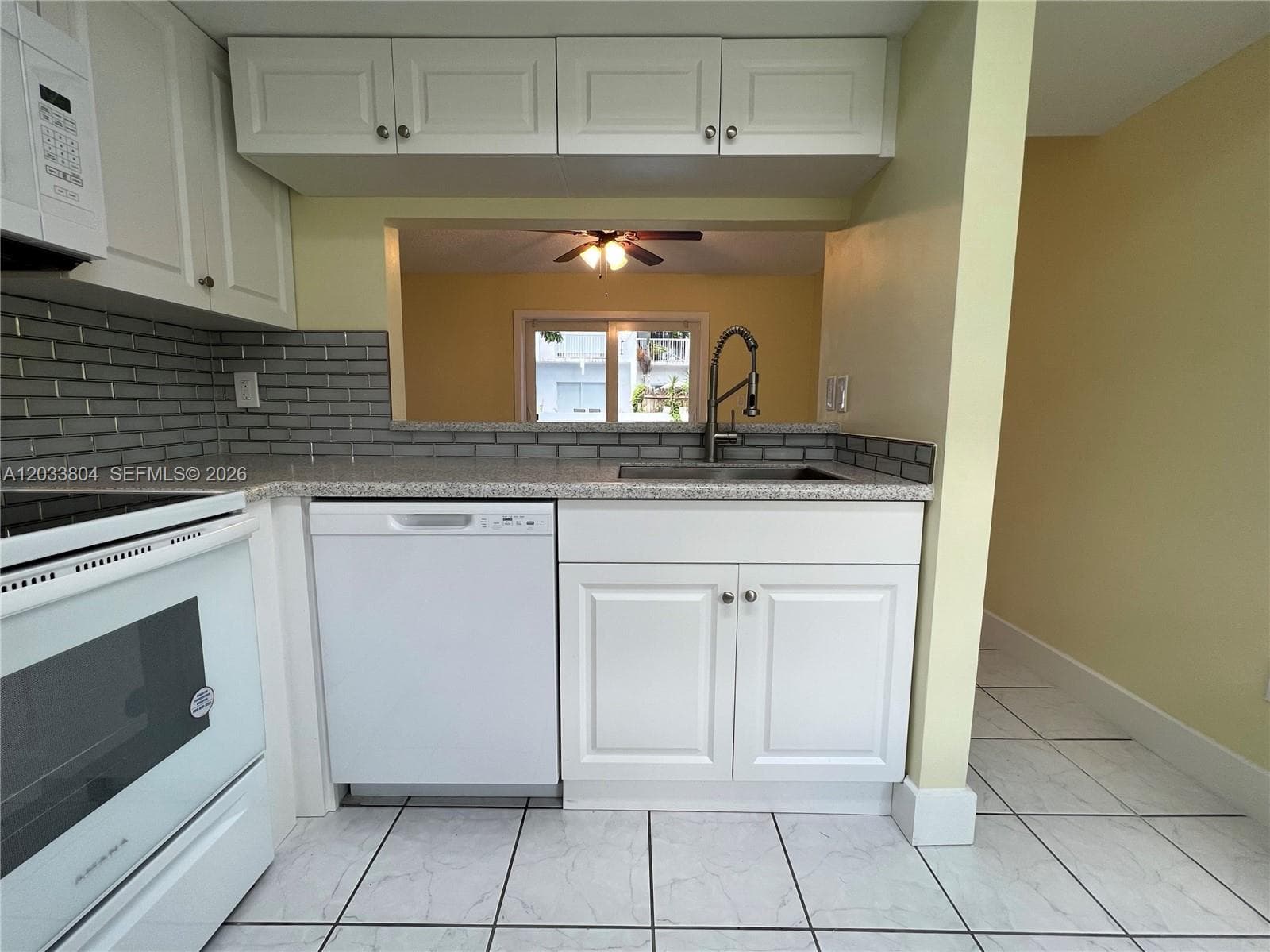 20759 SW 83rd Ave, Cutler Bay FL 33189 photo 3