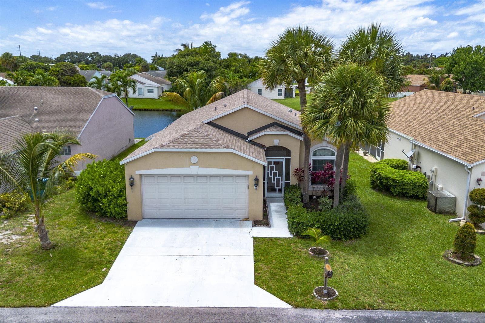 72 Paxford Lane, Boynton Beach FL 33426 photo 2