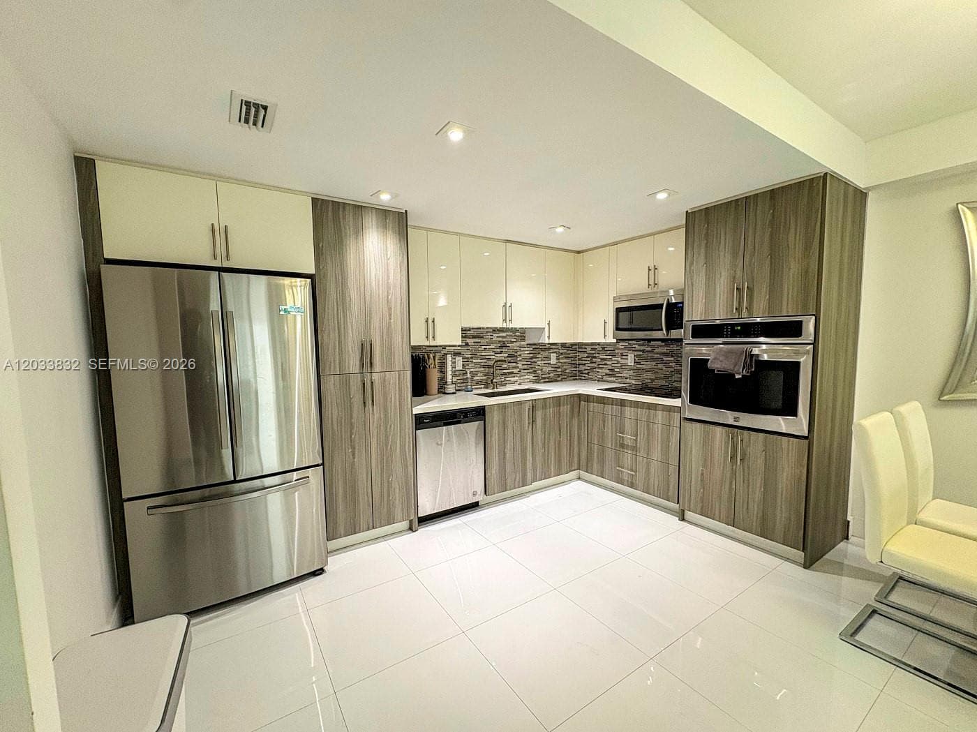 19380 Collins Ave # 827, Sunny Isles Beach FL 33160 photo 2
