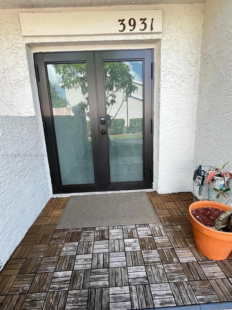 3931 SW 84th Ter, Davie FL 33328 photo 3