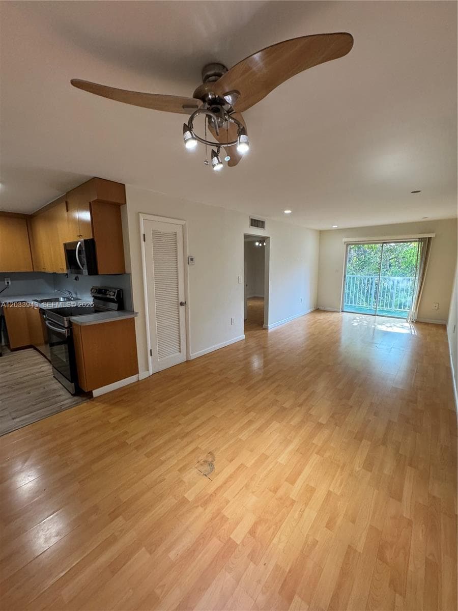 645 NE 121st St # 304, North Miami FL 33161 photo 3