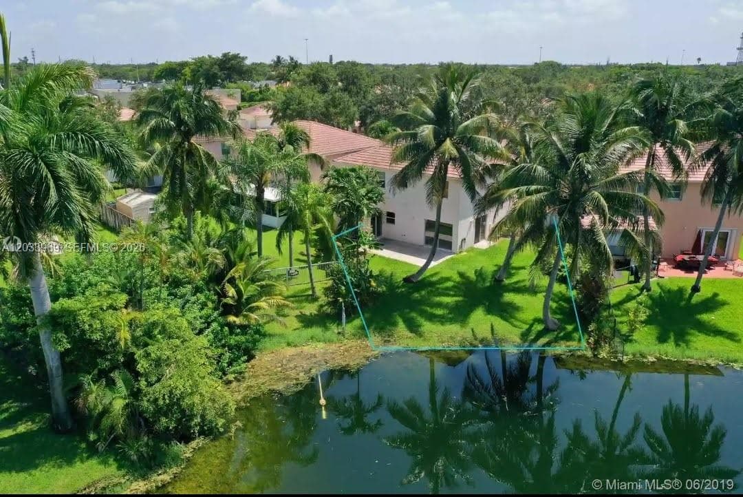 320 SW 99th Ave, Pembroke Pines FL 33025 photo 4