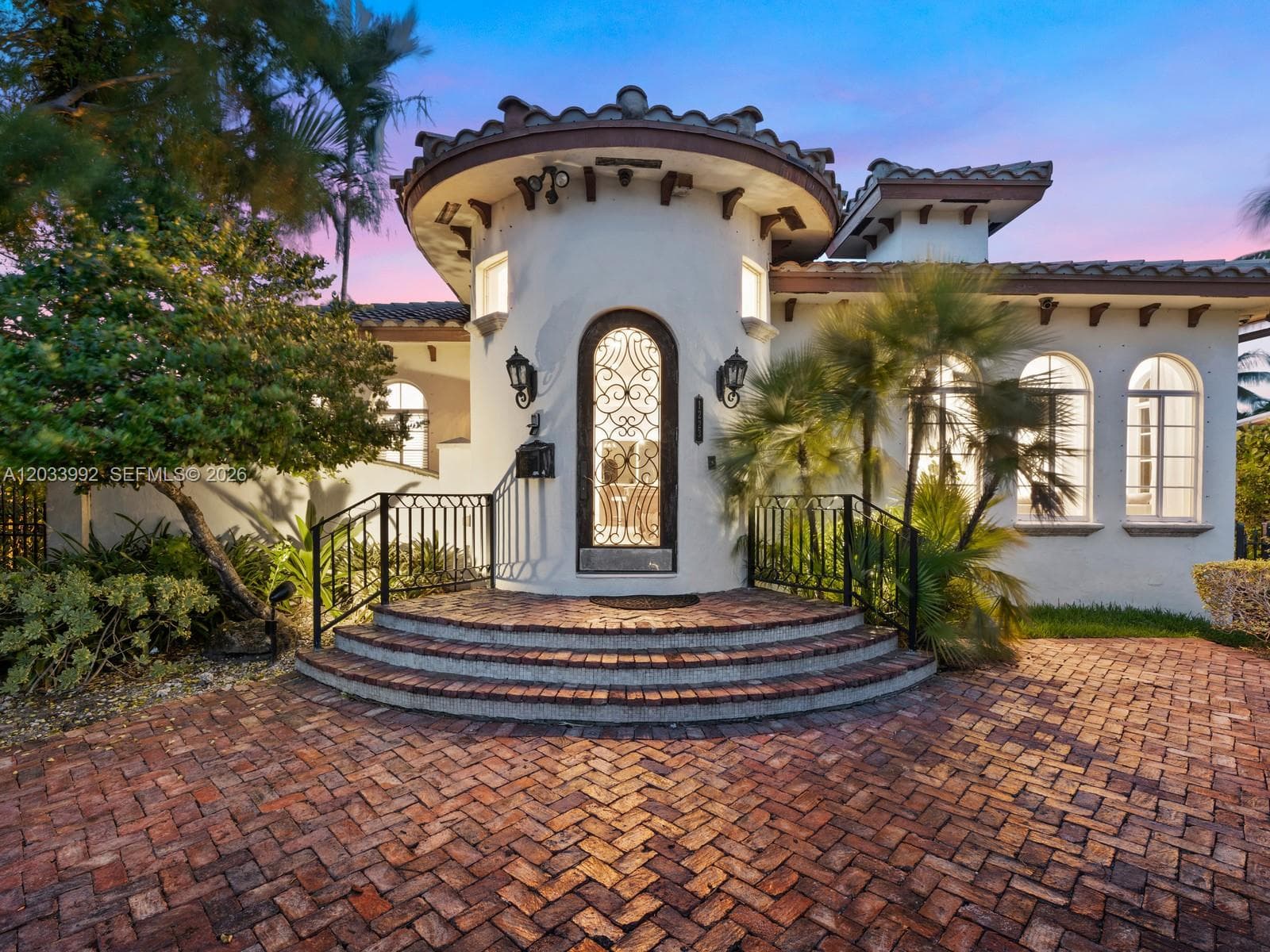 1223 Jackson St, Hollywood FL 33019 photo 2