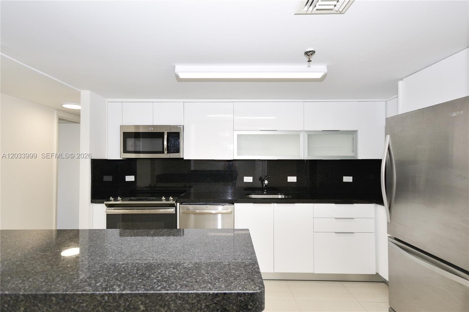20505 E Country Club Dr # 237, Aventura FL 33180 photo 3