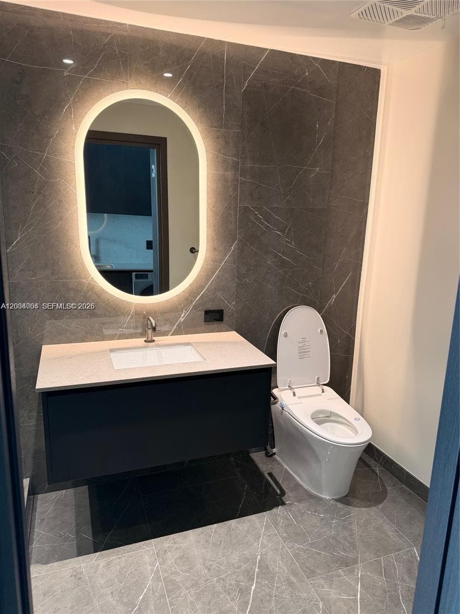 20 NE 11th St # 3703A, Miami FL 33132 photo 3