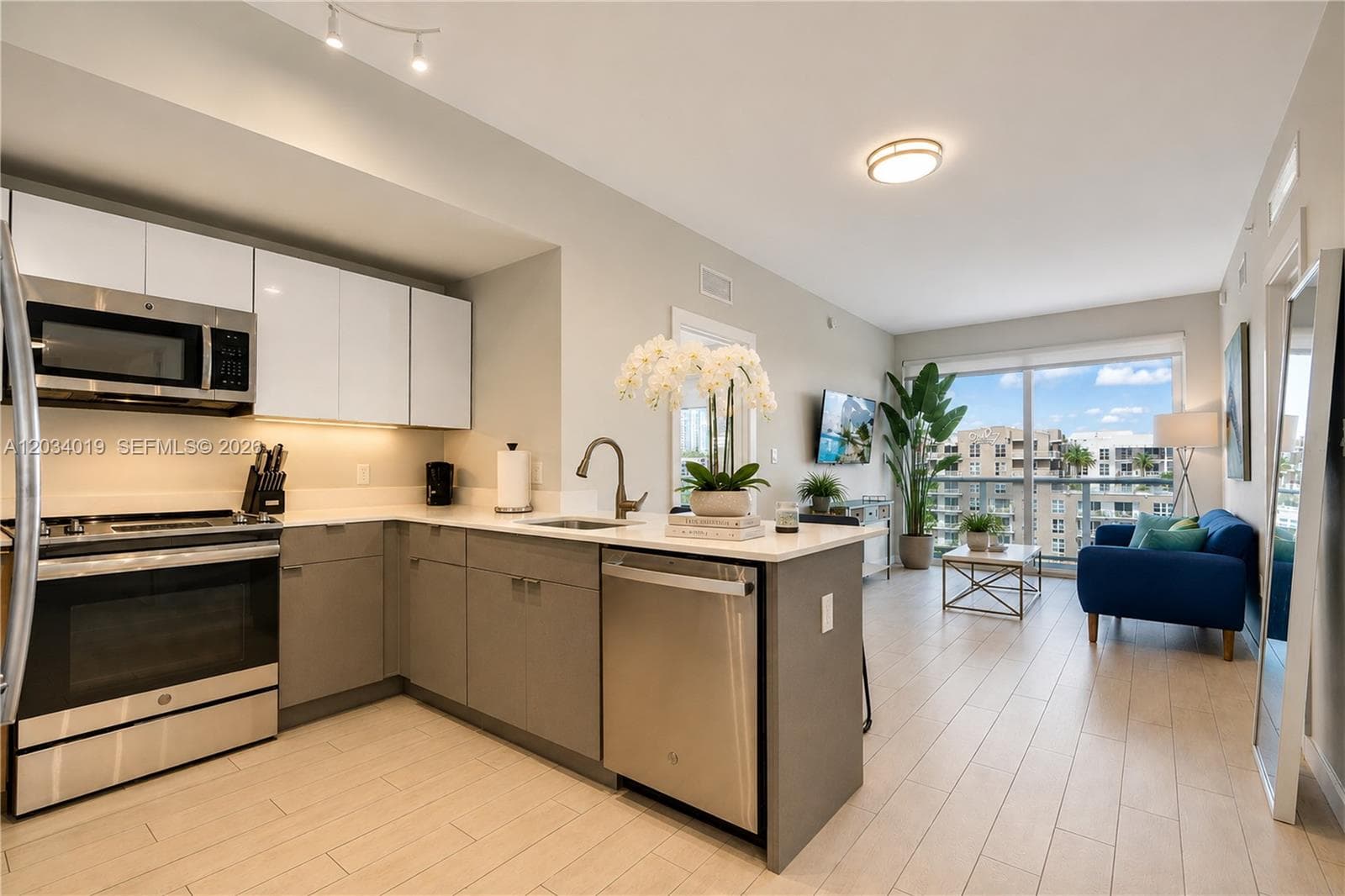 26 Edgewater photo 4