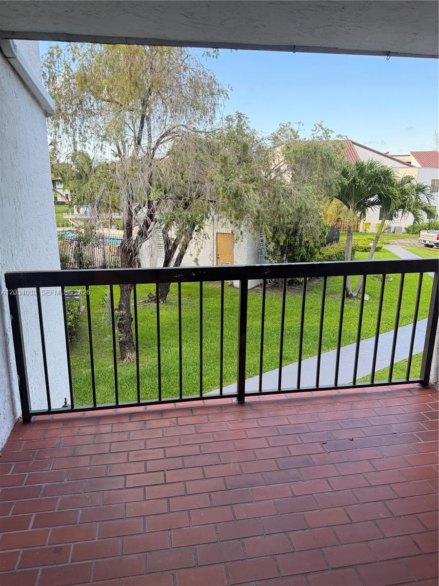 9429 Fontainebleau Blvd # 207-33, Miami, FL 33172 photo 5