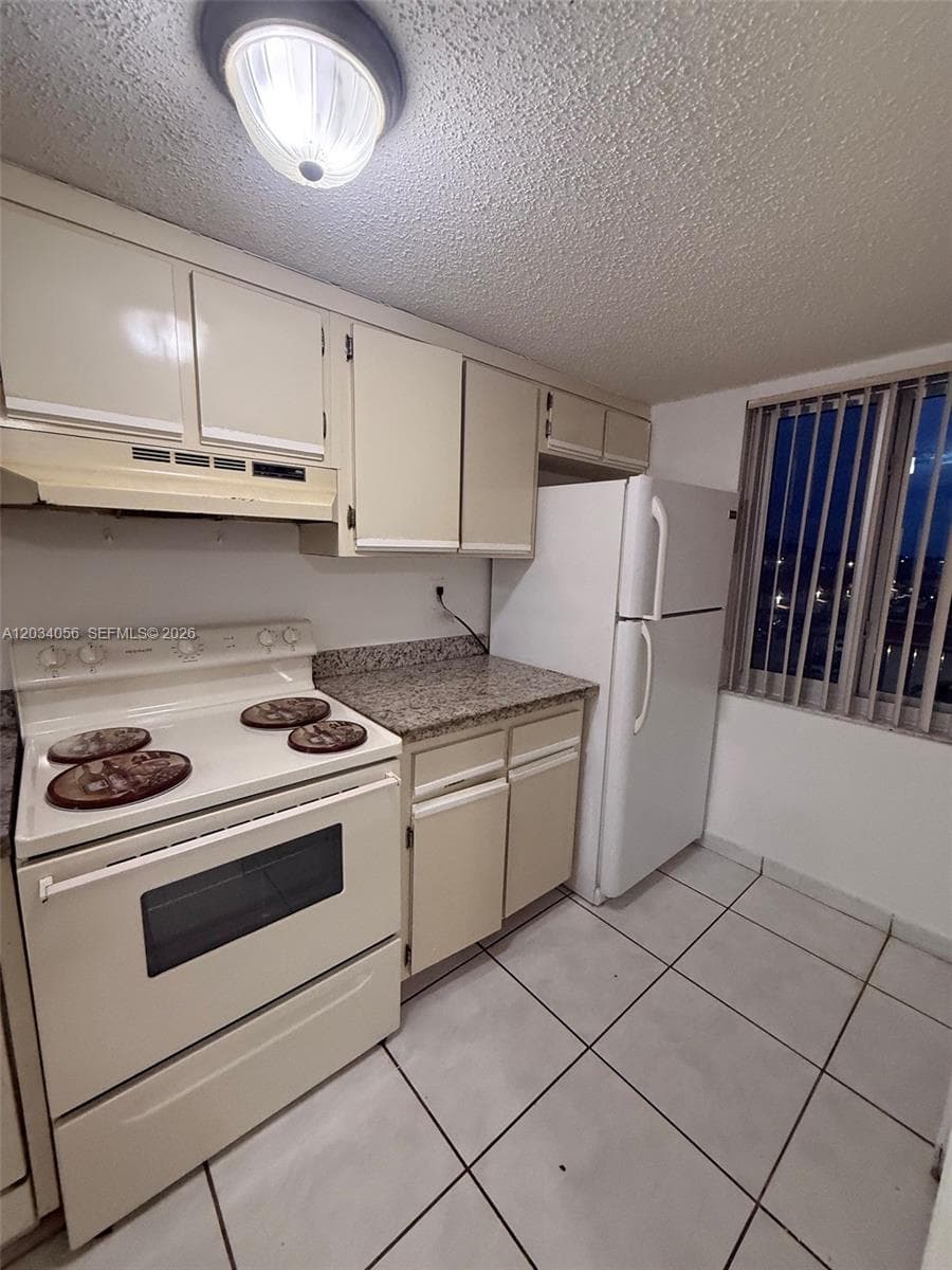 9917 W Okeechobee Rd # 3-510, Hialeah Gardens FL 33016 photo 4