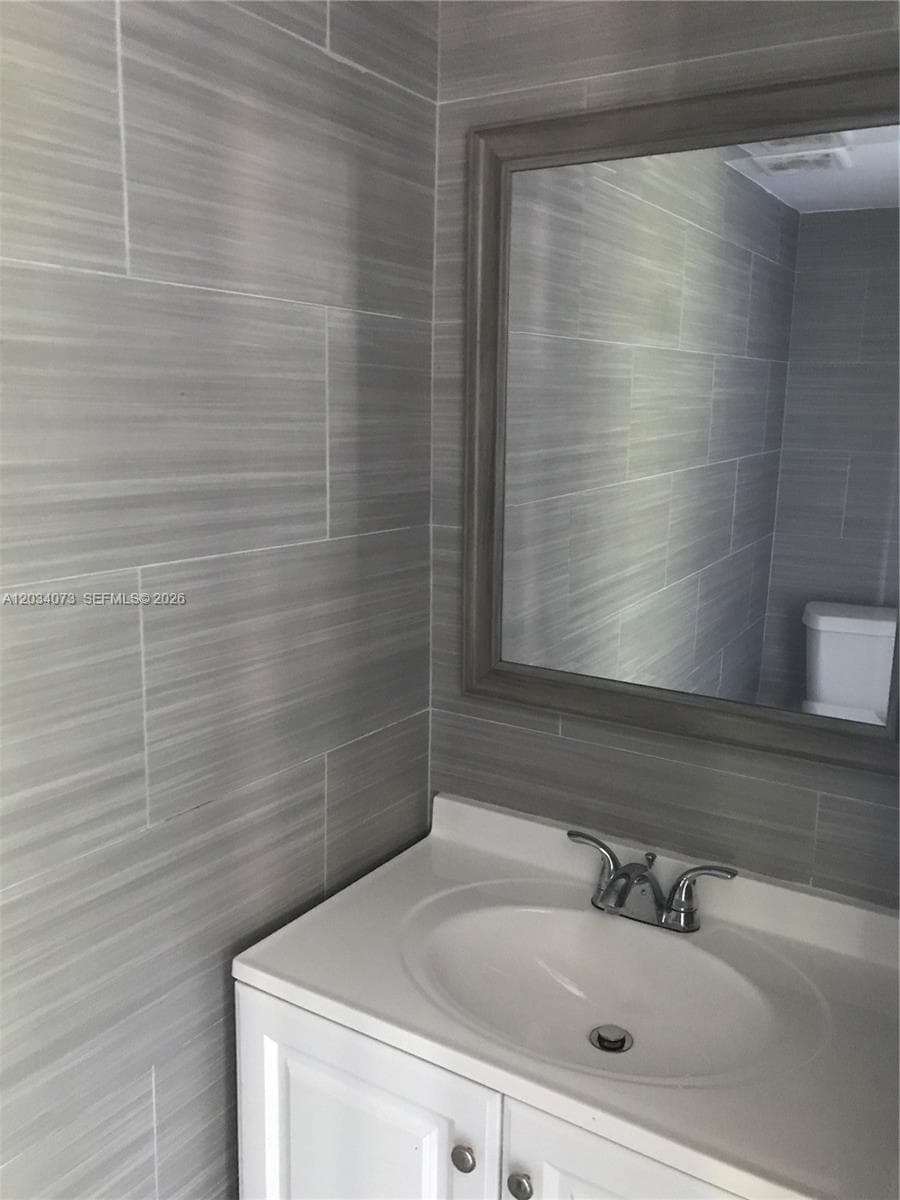 2444 SW 58 Mnr, Dania Beach FL 33312 photo 4