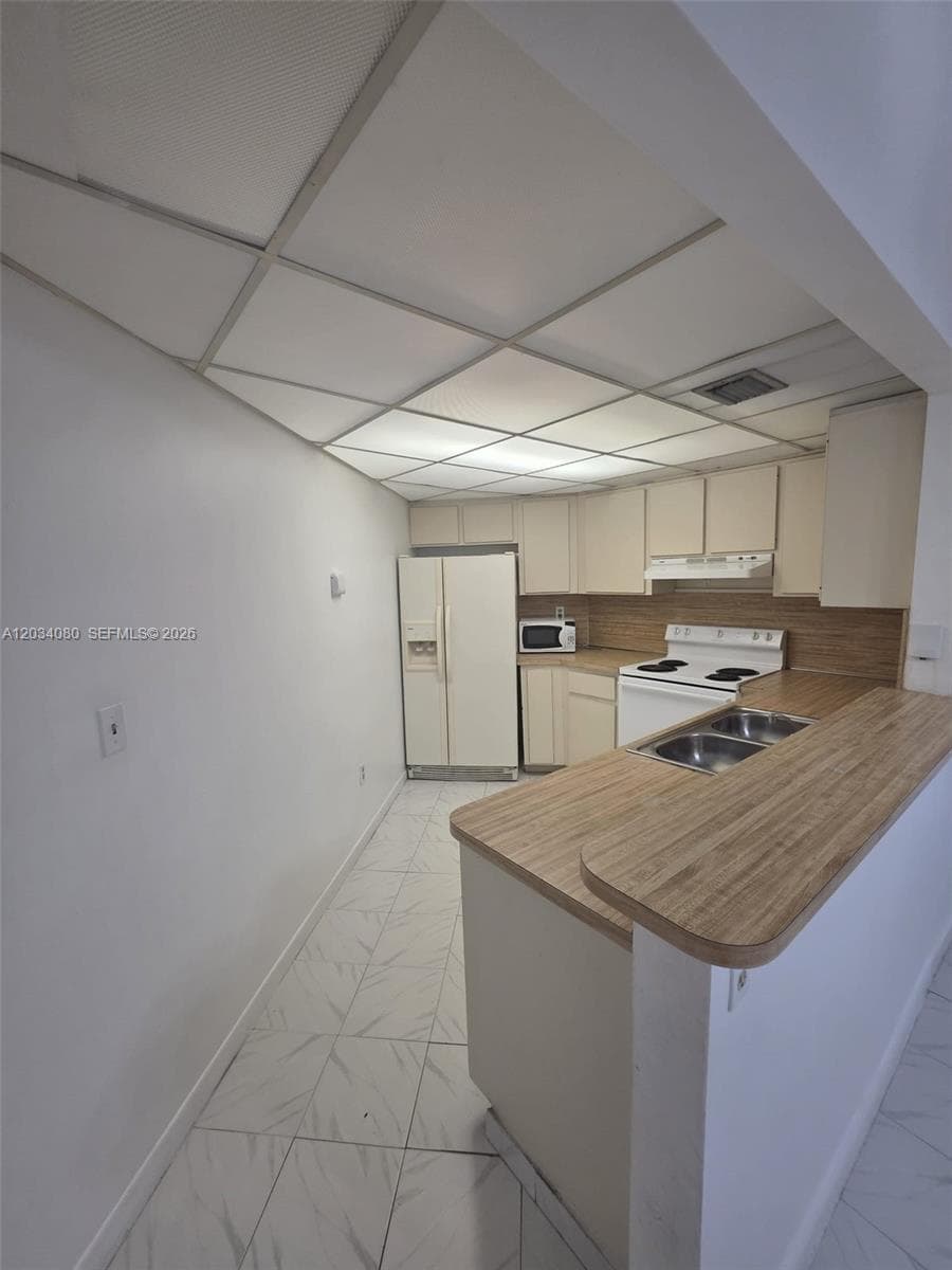 9429 Fontainebleau Blvd # 33, Miami FL 33172 photo 5