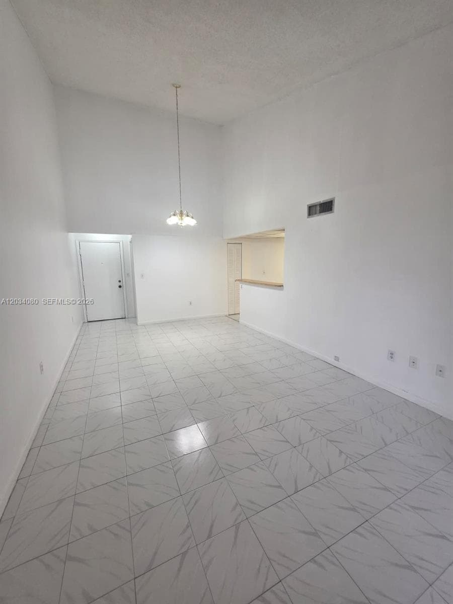 9429 Fontainebleau Blvd # 33, Miami FL 33172 photo 4