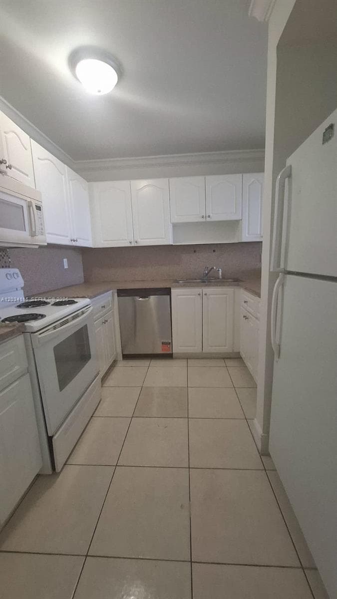 6940 Miami Gardens Dr # 1-522, Hialeah FL 33015 photo 2