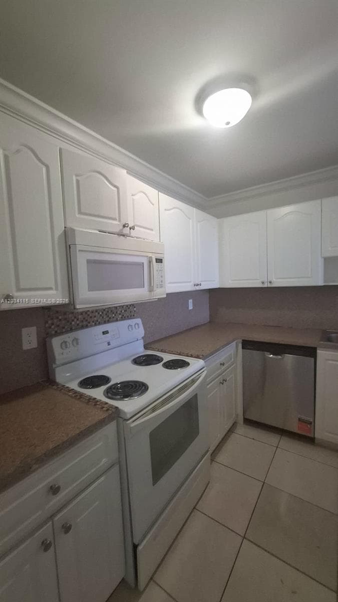 6940 Miami Gardens Dr # 1-522, Hialeah FL 33015 photo 3