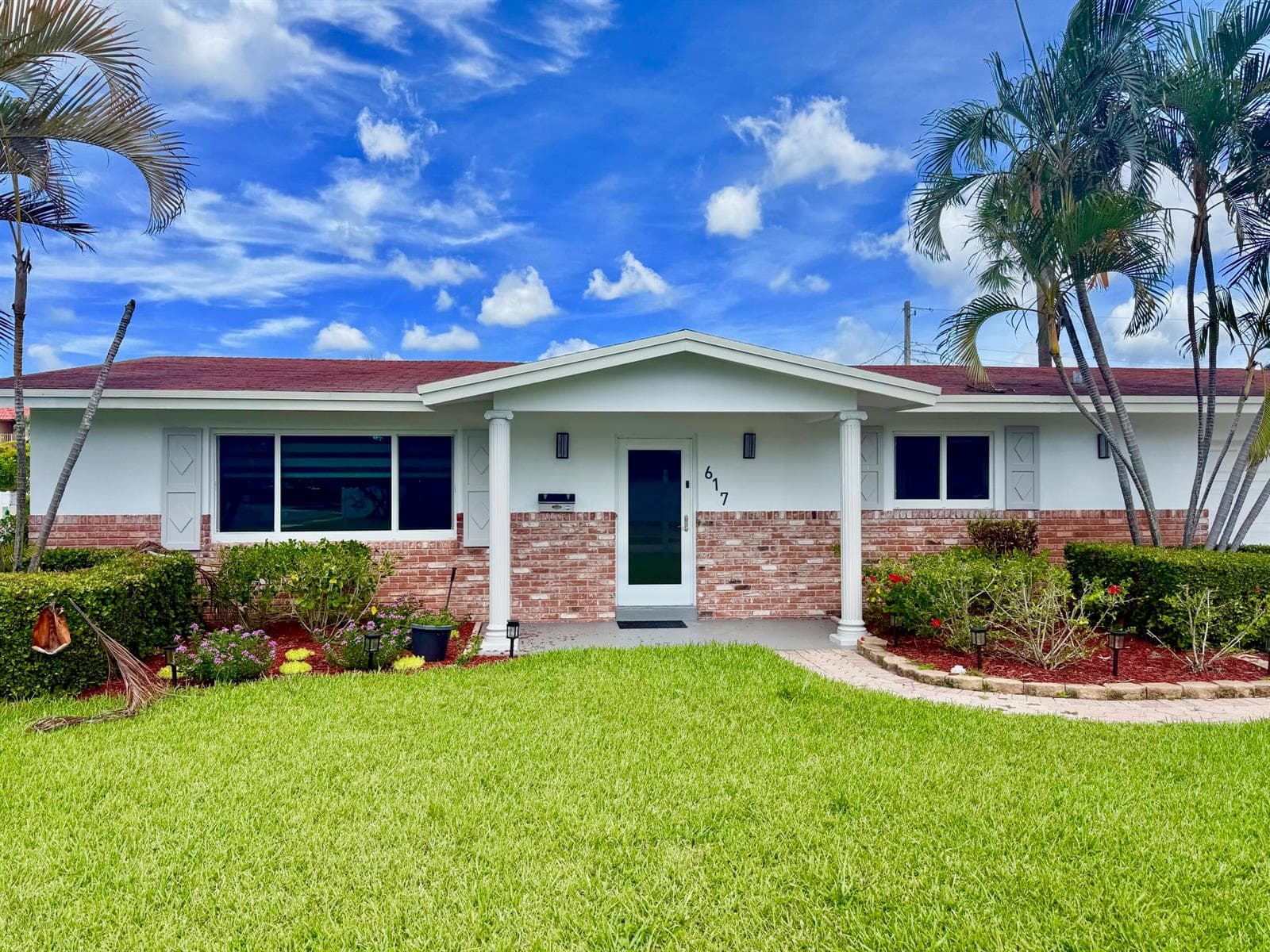617 SE 8th Avenue, Deerfield Beach FL 33441 photo 2